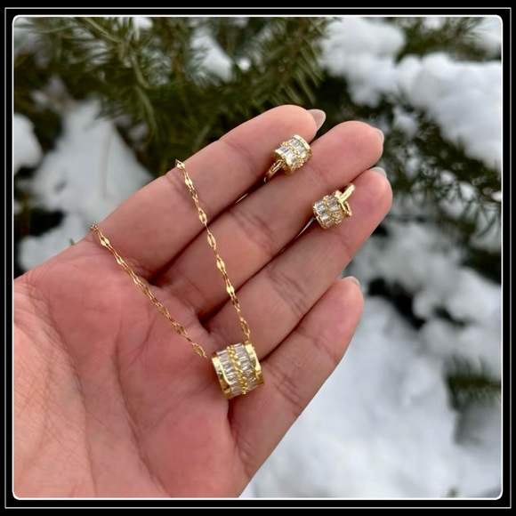 NEW GOLD SIMULATED BAGUETTE DIAMOND "BELOVED" LUCKY WHEEL HOOP EARRINGS - Picture 5 of 6